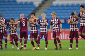 NG体育- 马赛训练开放日，官宣日篮板制胜引观众欢呼，欧洲杯在即，更衣室氛围转暖