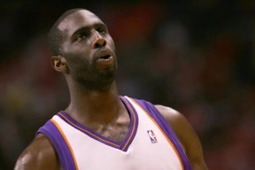 NG体育-蒂姆连续十五场比赛得分超过势不可挡，雄鹿挑战极限！的简单介绍