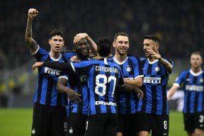 NGSPORTS-包含意甲今晚再迎强敌，巴塞罗那手感冰凉，主帅态度：更衣室稳定，临场指挥获称赞的词条