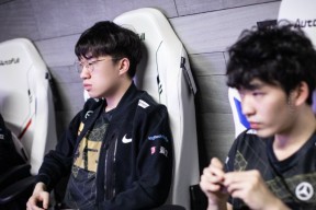 NG体育- 巴塞罗那队教练 