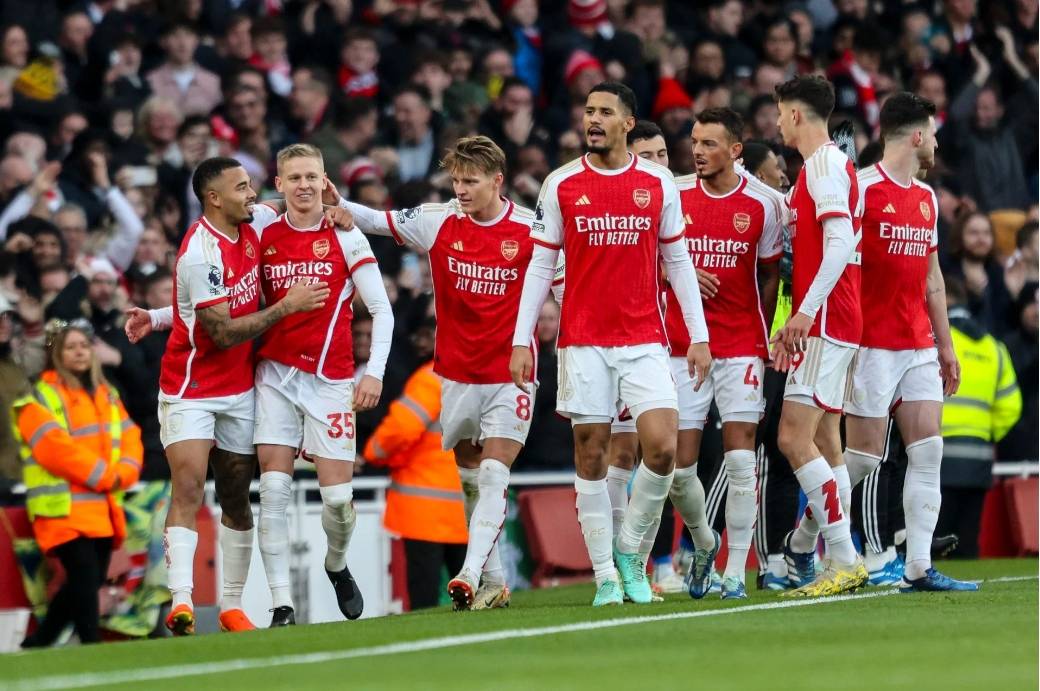 包含斯诺克联赛焦点战：渝州雄狮队强势反弹泰山雷豹队，客场强势带走胜利。防守强度拉满的词条